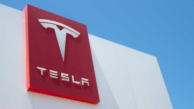 Tesla büyük şok yaşayabilir!