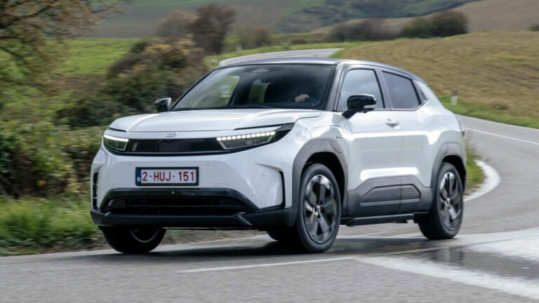 Toyota yeni elektrikli SUV’si Urban Cruiser duyurdu!