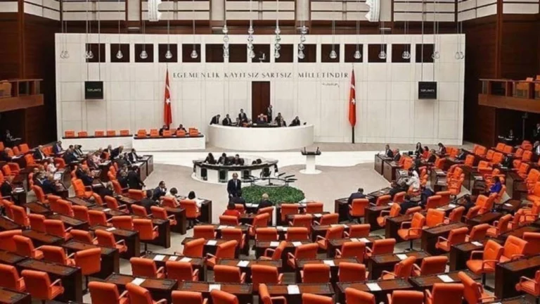 Türkiye’de 15 yaş altına sosyal medya yasağı geliyor!