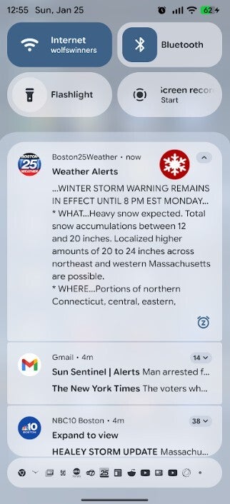 Android 16 bildirim panelinde arkaplan bulanıklığı efekti