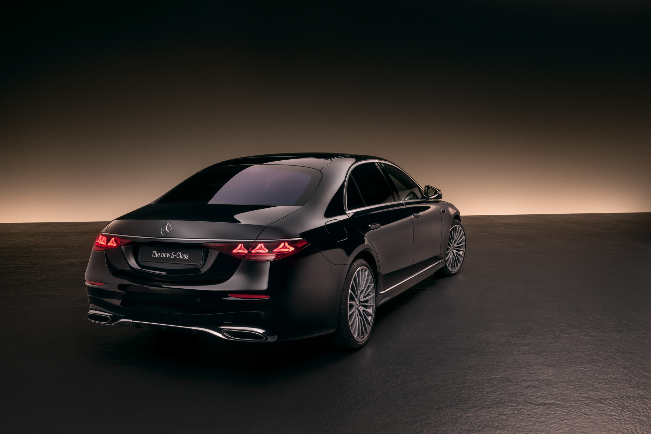 Mercedes-Benz S-Serisi, MB.OS, Digital Light, MBUX Superscreen, otonom sürüş, hibrit motor, VR10 zırhlı araç, yapay zeka asistanı