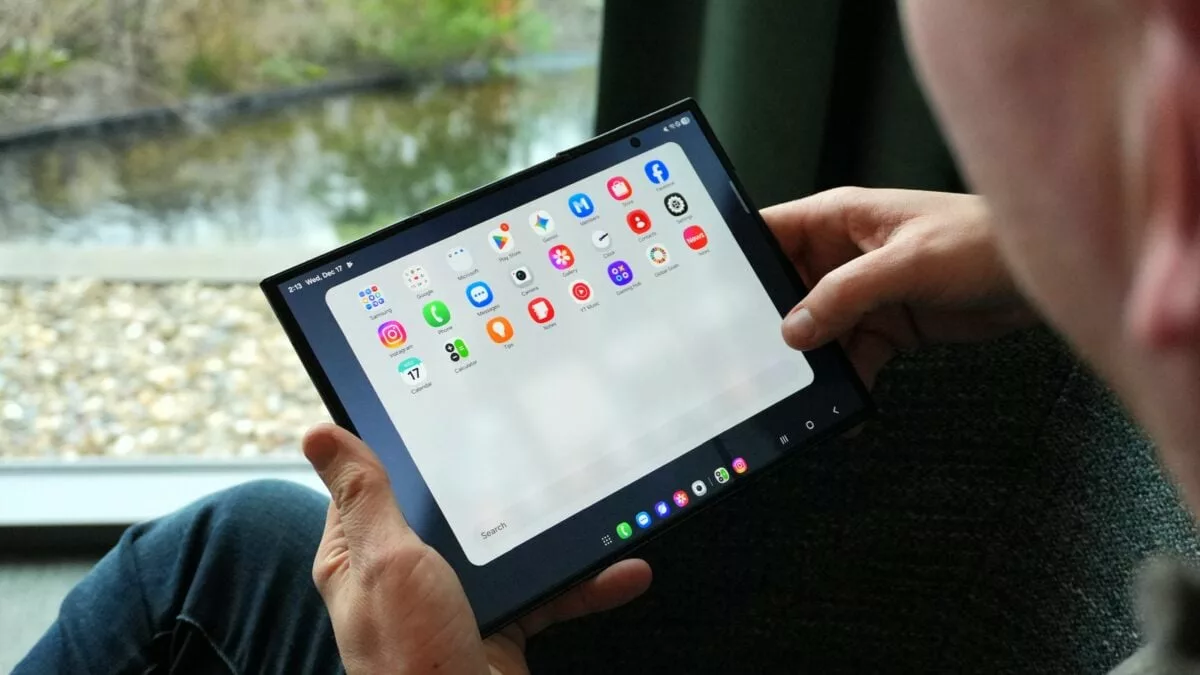Katlanabilir telefonda çalışanlar uyumlu uygulamalar