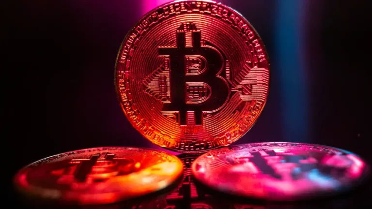 Kripto Piyasasında Deprem: Bitcoin Eriyor!