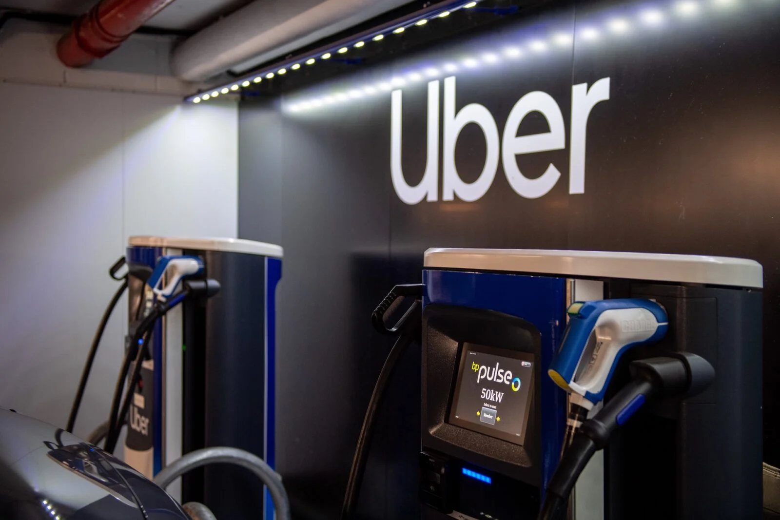 Uber, Otonom Araç, Şarj İstasyonu, Robotaksi, Elektrikli Araç, Waymo, Teknoloji Yatırımı, Şarj Altyapısı