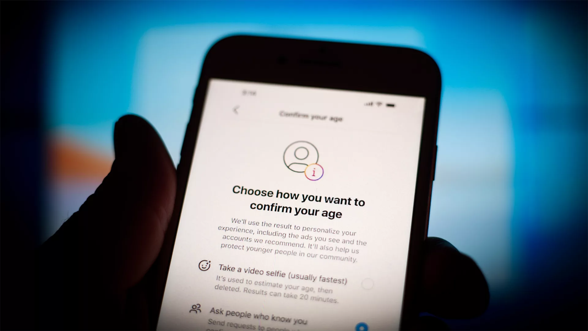 Yaş sınırı, Forza Football, iCloud, yaş doğrulama, Apple, iOS, mobil uygulama
