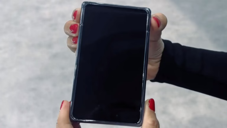 Samsung Uzayan Telefon Ekranını Tanıttı