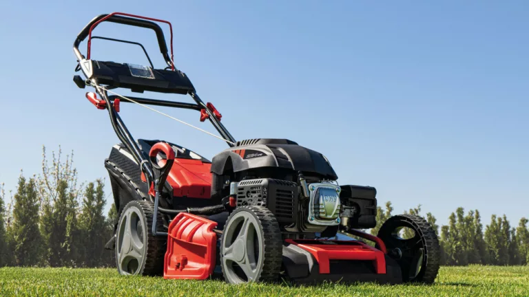 Scheppach Hibrit Çim Biçme Makinesi ile Bahçe İşleri Kolaylaşıyor