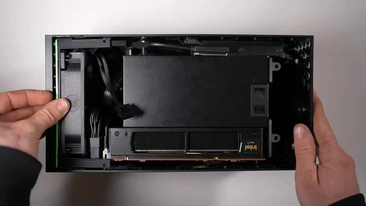 Xbox Series X'in İçine RTX 5060 Koydu