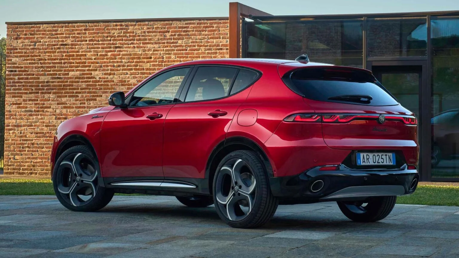 Alfa Romeo Tonale, Tonale Türkiye fiyatı, hibrit SUV, Alfa Romeo 2024, C-SUV modelleri