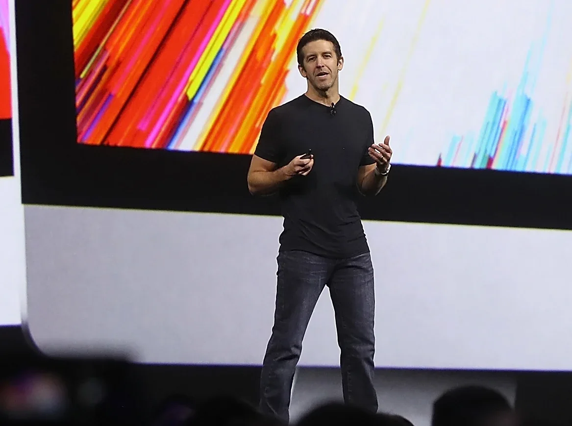 Apple, John Ternus, yapay zeka, Bloomberg, teknoloji haberleri