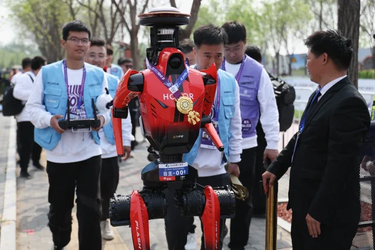 Honor, Lightning robot, Pekin robot maratonu, insansı robot, robot teknolojisi