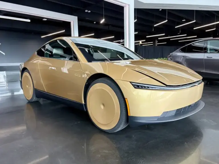 Tesla, Cybercab satışlarını yıl sonuna kadar başlatmayı planlıyor