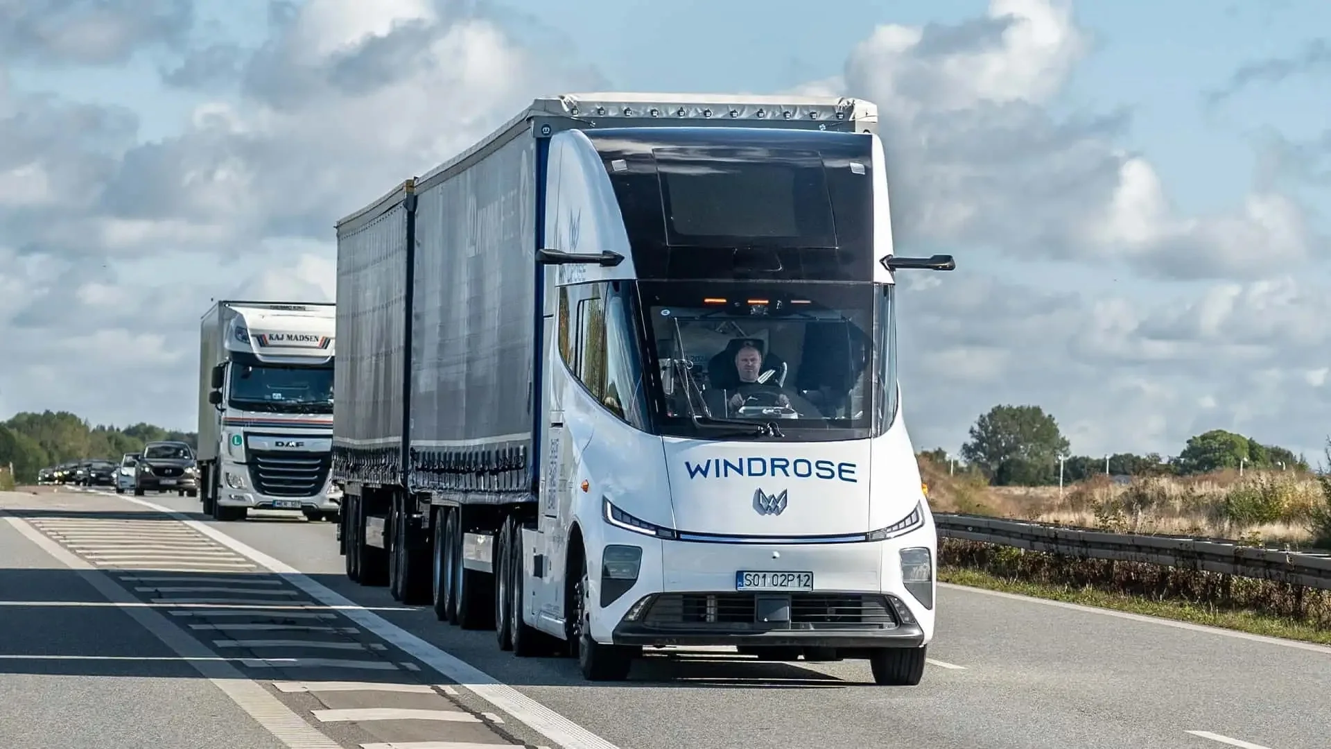 Windrose Global E700, Tesla Semi rakibi, elektrikli tır, Windrose R700, Çinli elektrikli araçlar