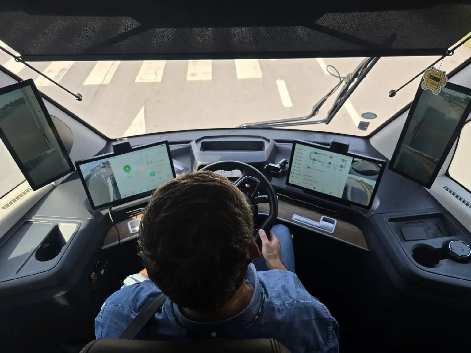 Windrose Global E700, Tesla Semi rakibi, elektrikli tır, Windrose R700, Çinli elektrikli araçlar