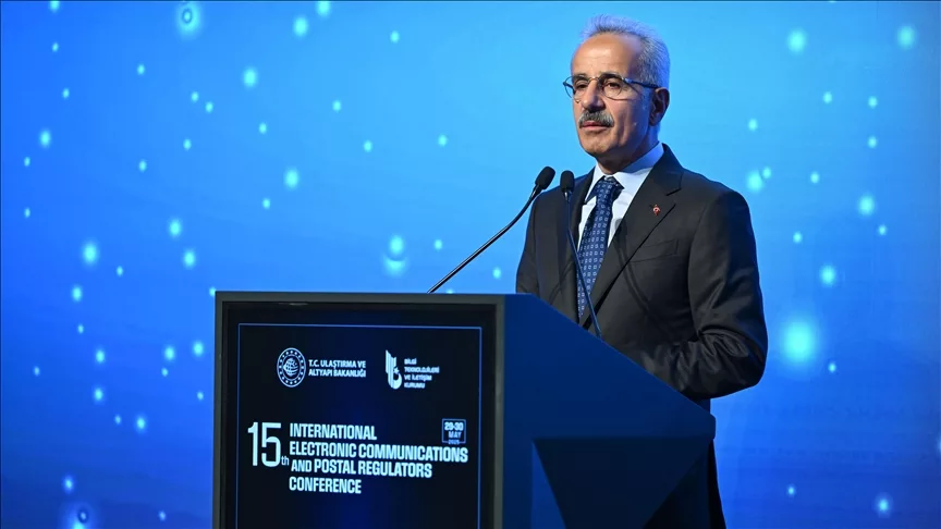 Türkiye 5G Teknolojisiyle Tanıştı: 21 Milyon Abone Yeni Ağda! 1 5G teknolojisi, Türkiye 5G, Abdulkadir Uraloğlu, 5G ihalesi, yerli haberleşme, dijital dönüşüm, akıllı şehirler