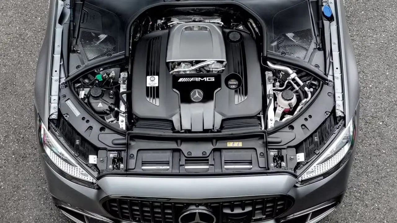Mercedes-AMG’den Beklenen Hamle: V8 Motorlar Geri Dönüyor!