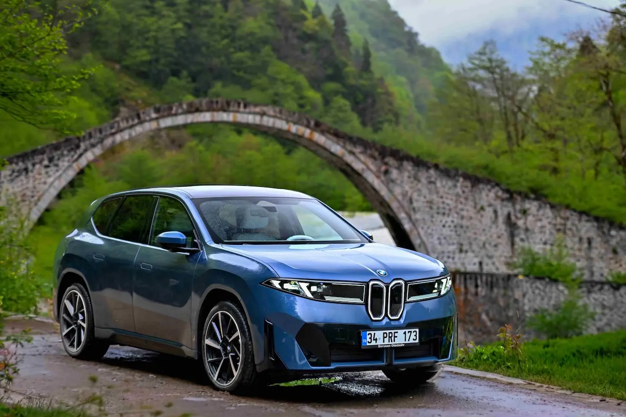 BMW iX3