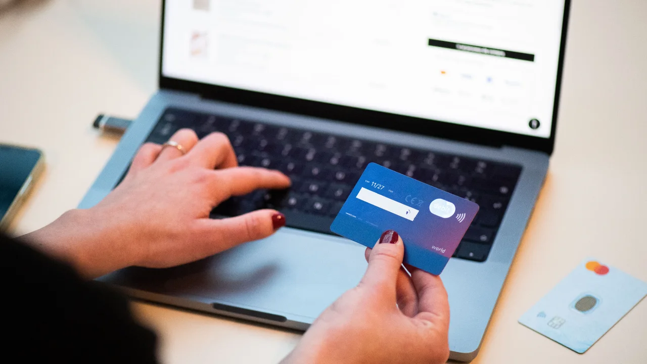 Amazon Ürünlerin Bir Yıl Önceki Fiyatlarını Gösteriyor