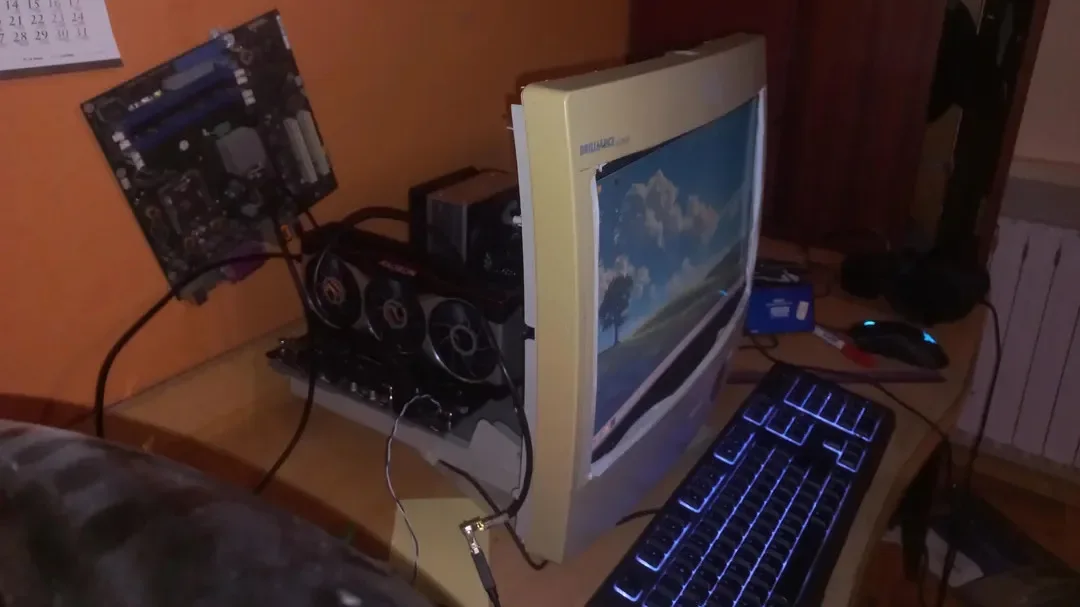 CRT monitör, PC toplama, Ryzen 7600X, RX 6900 XT, Cyberpunk 2077