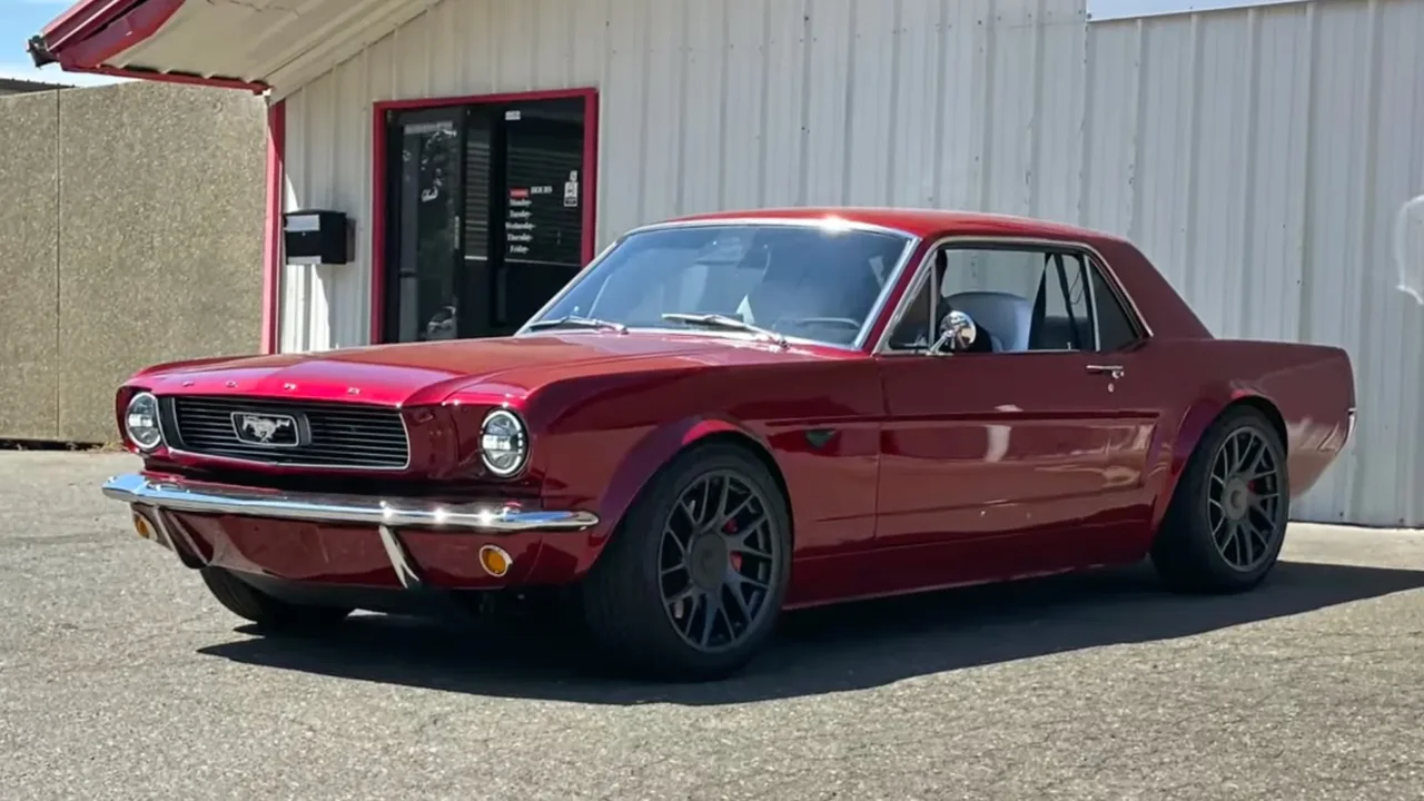 Tesla, Ford Mustang, elektrikli araç, FSD, otomobil dönüşümü