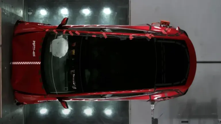 Tesla, Tesla Vision, hava yastığı, otomobil güvenliği, yazılım güncellemesi
