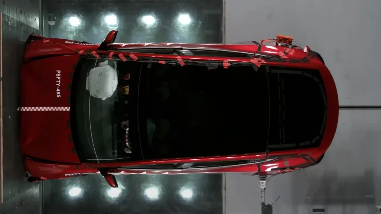 Tesla, Tesla Vision, hava yastığı, otomobil güvenliği, yazılım güncellemesi