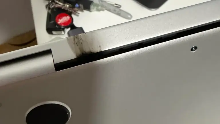 M5 MacBook, Apple, MacBook Pro, donanım arızası, menteşe sorunu