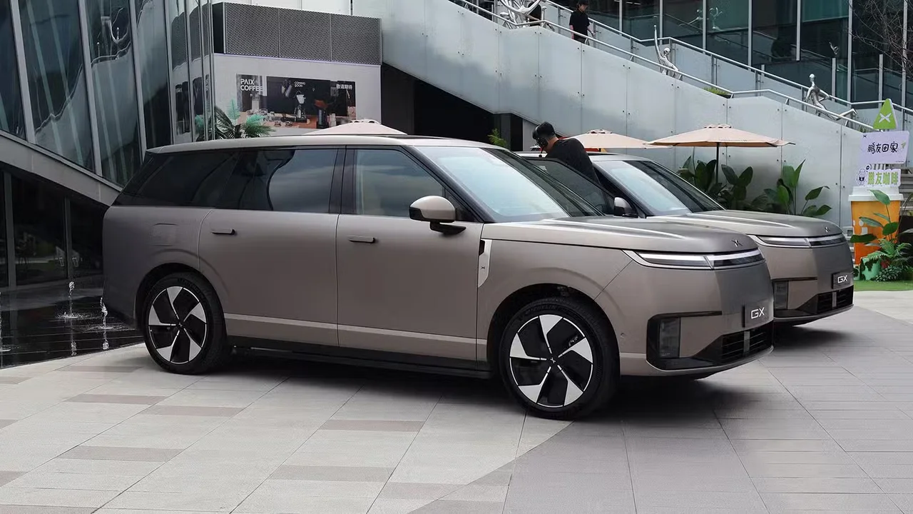 Çinli Range Rover XPeng GX Kapış Kapış Gidiyor