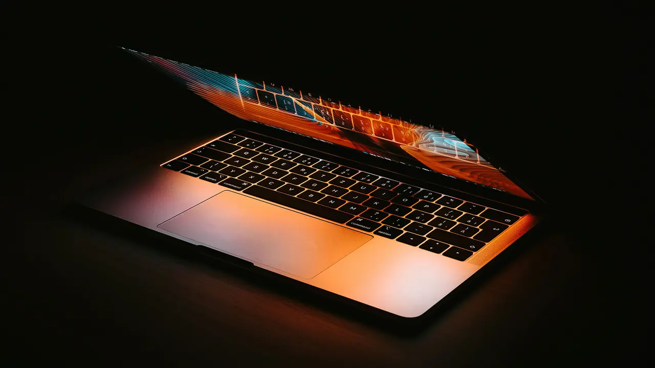 Yeni Apple Cihazları OLED ile Geniş Renk Gamına Geçecek