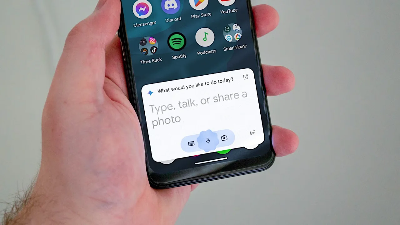 Gemini Artık Sohbetteyken Uygulama İndirebiliyor