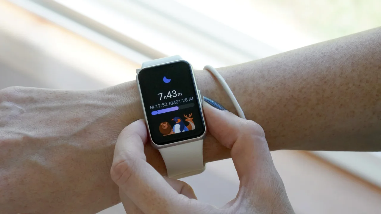 Samsung, Galaxy Fit 4, fitness takip cihazı, giyilebilir teknoloji, akıllı bileklik