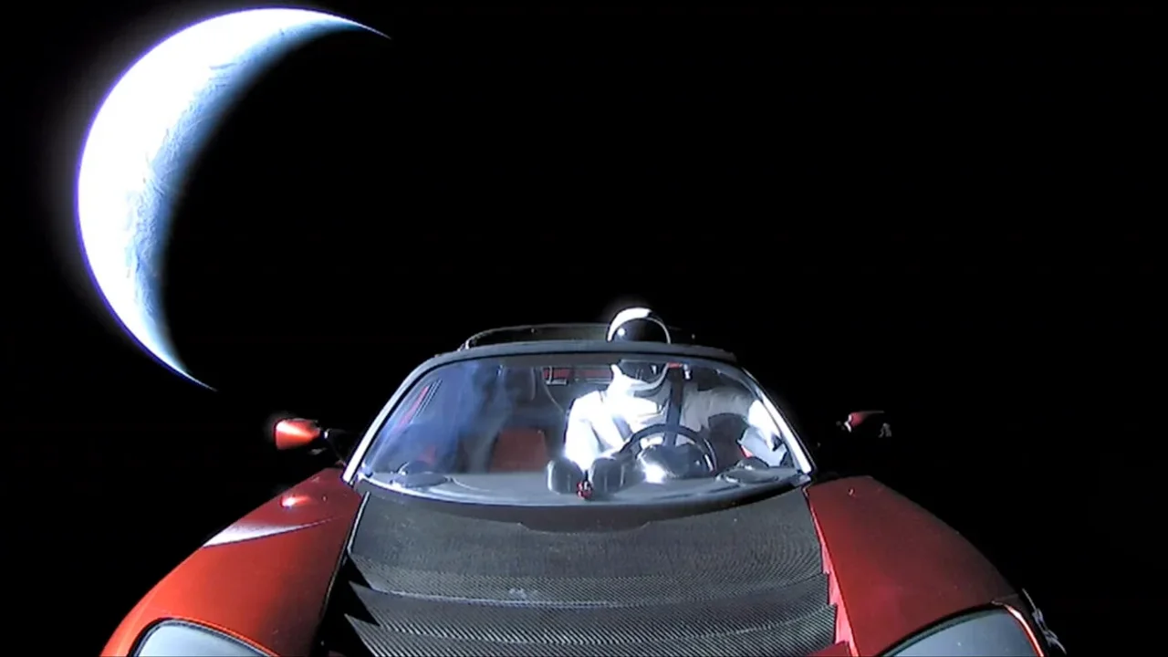 Uçan Tesla Roadster için Tanıtım Tarihi Belli Oldu