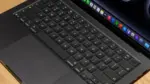 MacBook Pro, M5 Max, Apple, aşırı ısınma, ekran sorunu