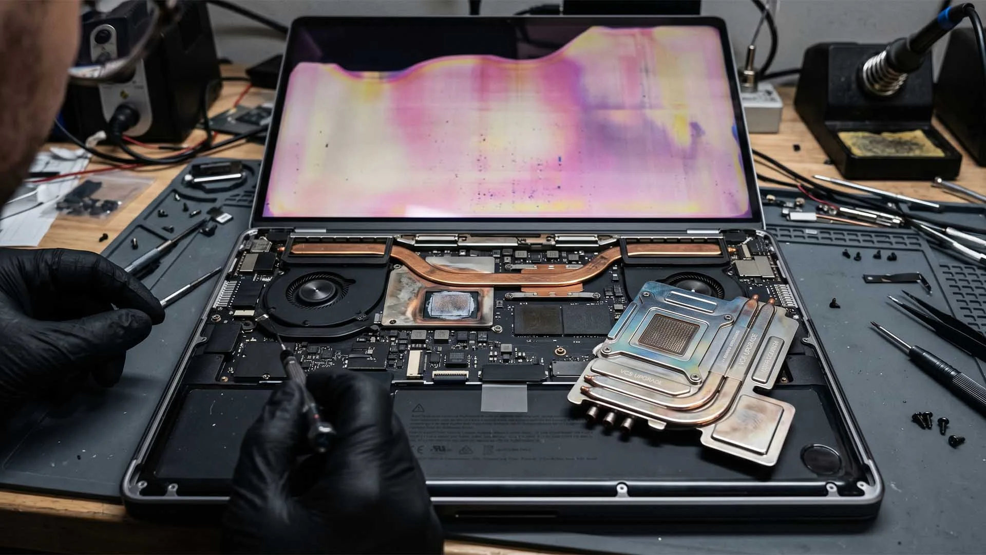 yeni-macbook-pro-ekraninda-korkunc-hata featured image