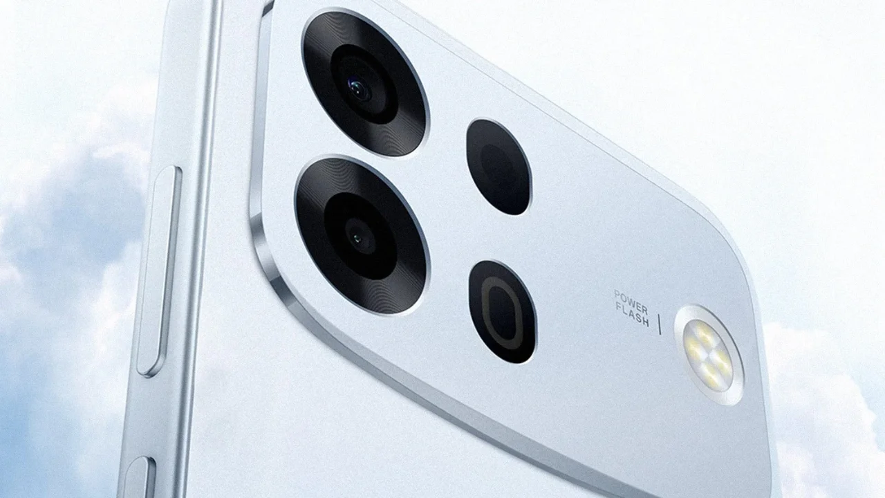 Oppo A7 Pro Max Gümbür Gümbür Geliyor