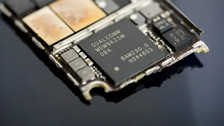 Apple, Qualcomm, C-serisi modem, iPhone 18, teknoloji haberleri