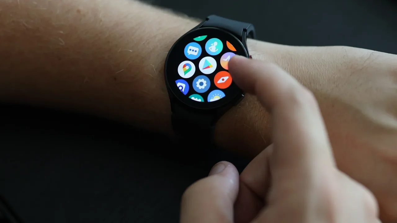 Galaxy Watch Kullanıcılarına Ekranda Yeşil Çizgi Şoku