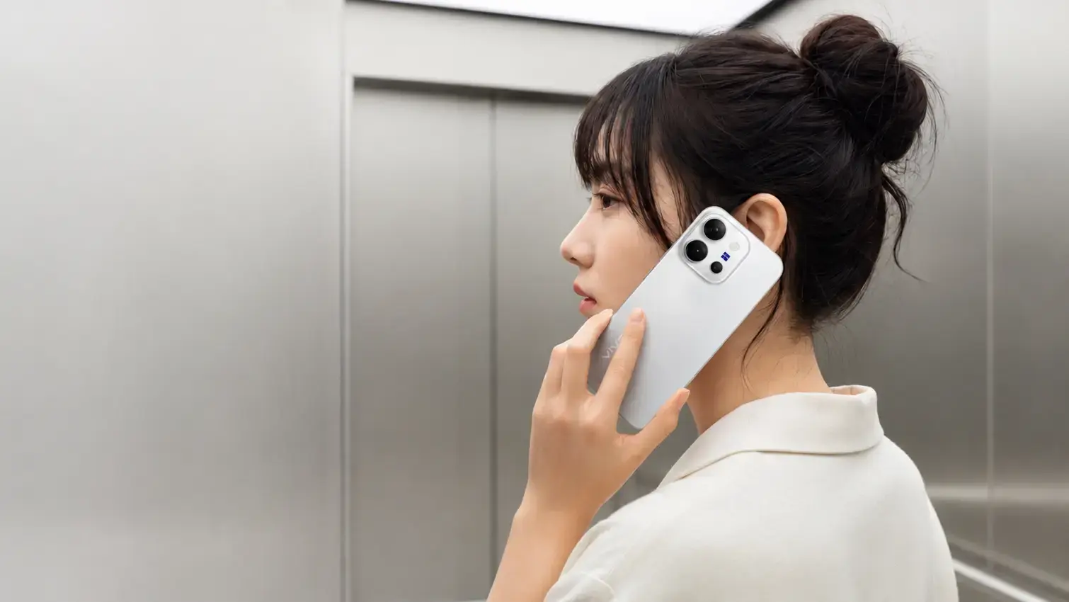 vivo X300 E Tanıtıldı: Snapdragon 8 Gen 5, Zeiss Kamera ve Dev Batarya!