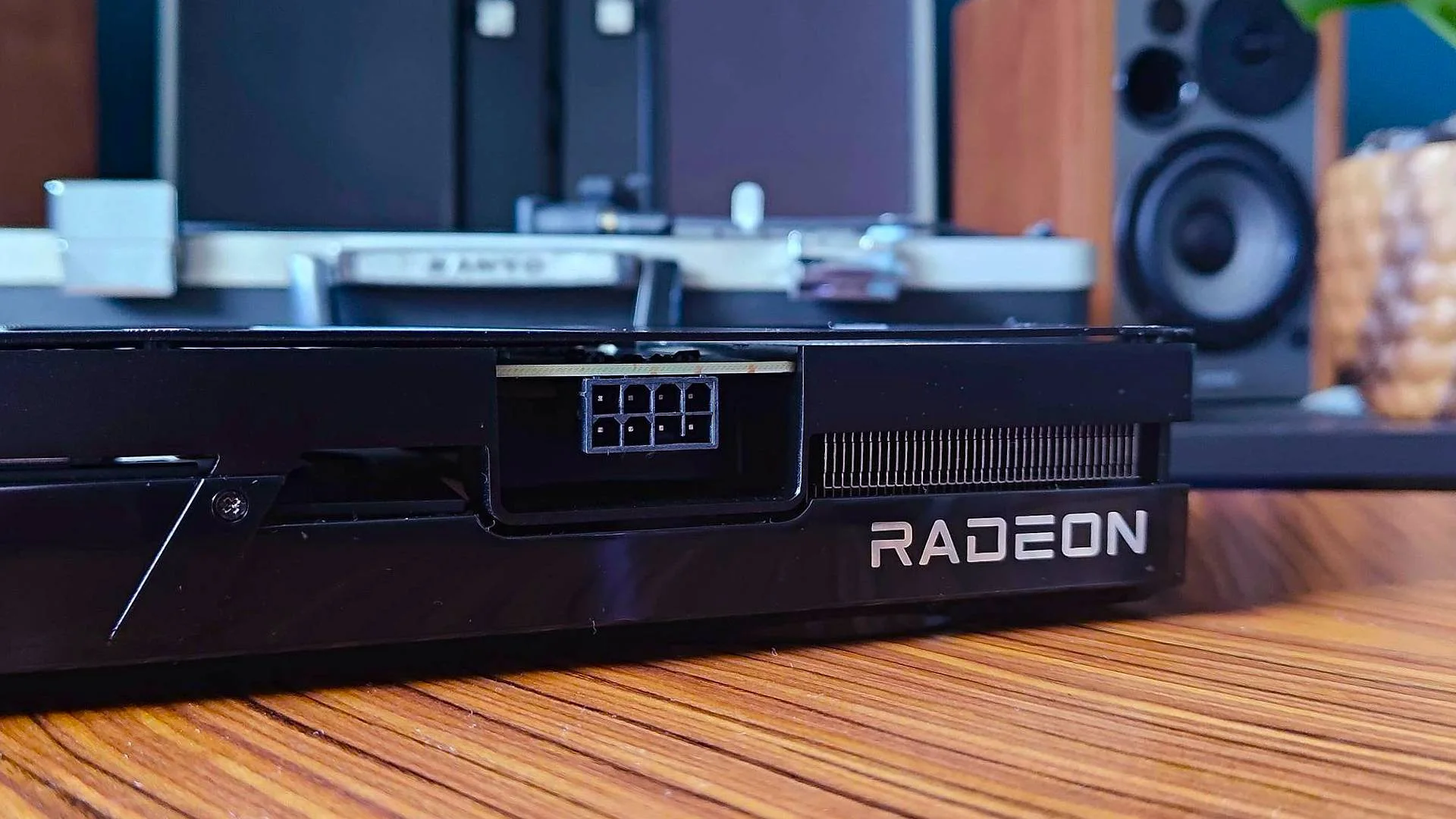 amd-radeon-rx-9050-4-gb-duyuruldu-iste-ozellikleri featured image