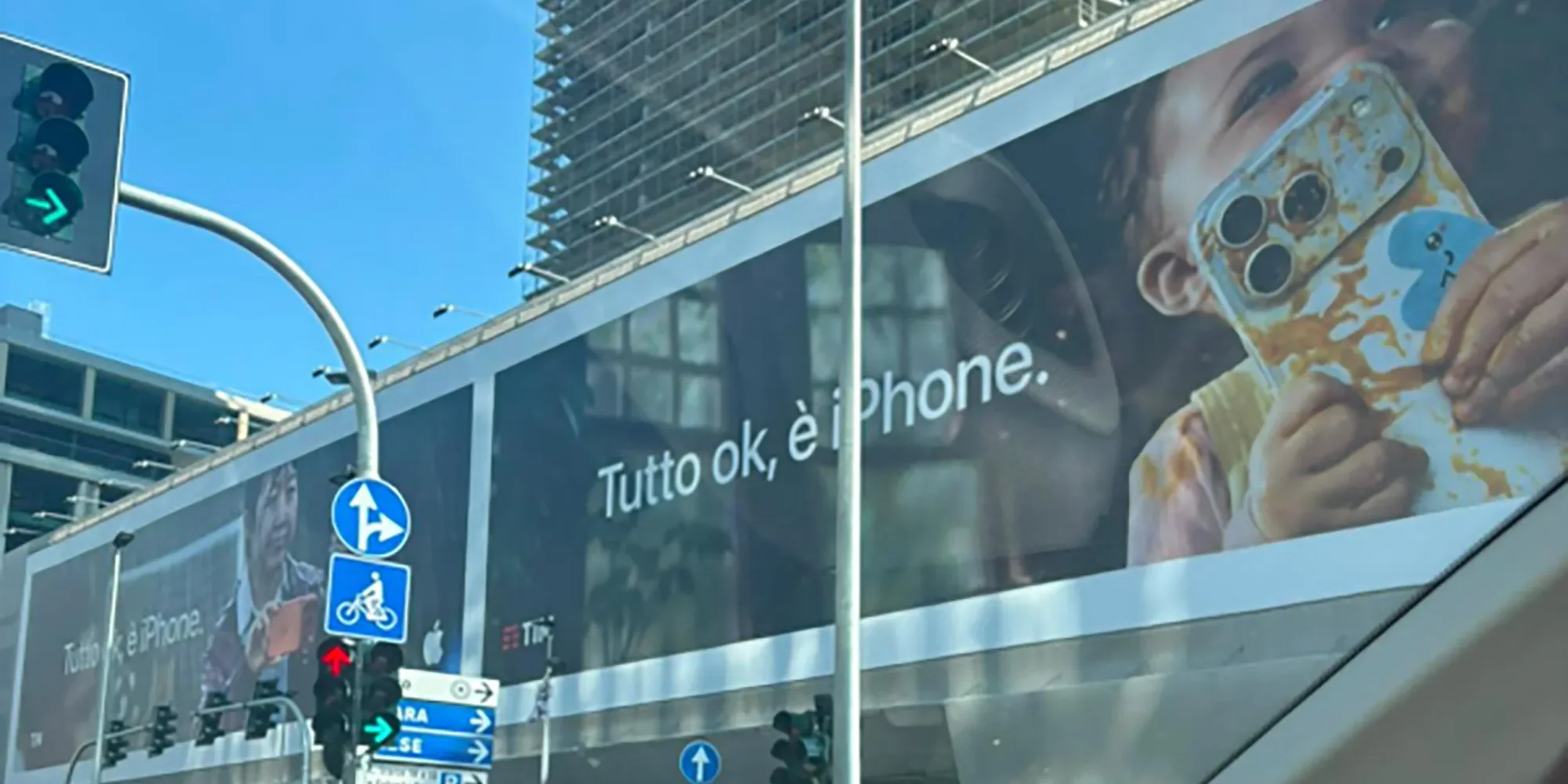 applein-iphone-reklami-tartisma-yaratti-elektronik-bakicilik-iddiasi featured image