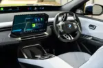 BMW Neden Fiziksel Butonları Azaltıyor? CEO'dan Açıklama — BMW'nin fiziksel butonları azaltma stratejisi, araç içi dokunmatik ekran, BMW sesli komut sistemi, otomobil fiziksel butonlar, Vikram Pawah BMW açıklaması