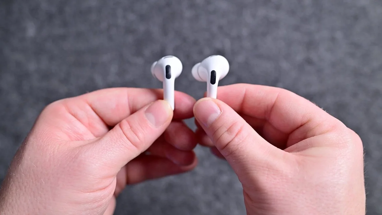 Kameralı AirPods Modelleri 2027’de Geliyor: İşte Apple’ın Planları