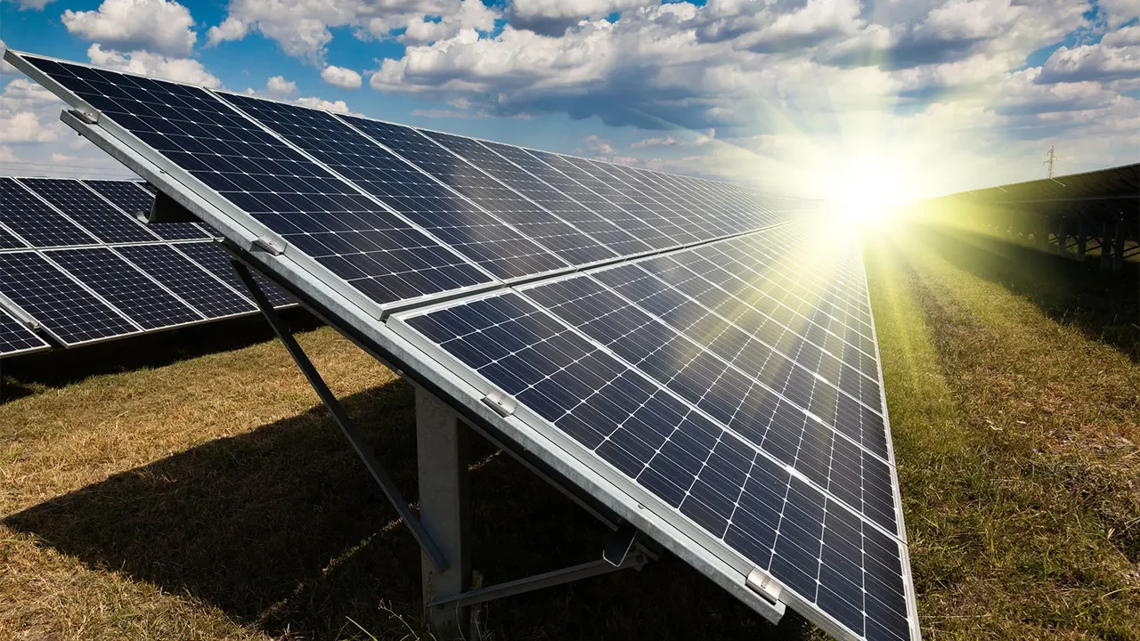 Güneş Enerjisinde Rekor Üretim: Türkiye Yatırımda Hız Kesmiyor