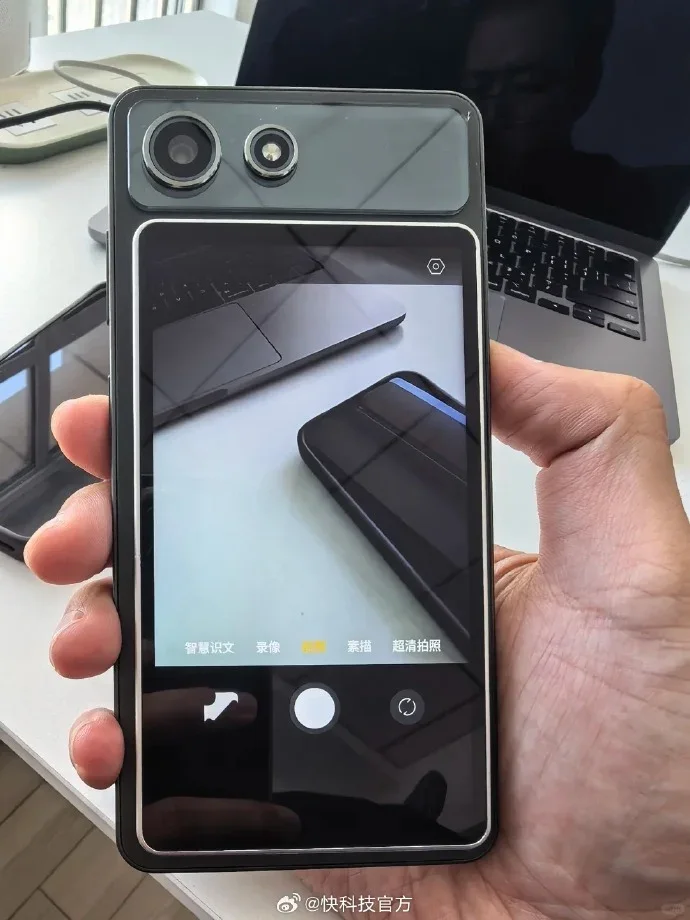 hisenseden-cilgin-telefon-hem-moduler-hem-e-ink-ekranli Hisense A10, e-ink telefon, modüler ekran, Android 16, Qualcomm QCM6690