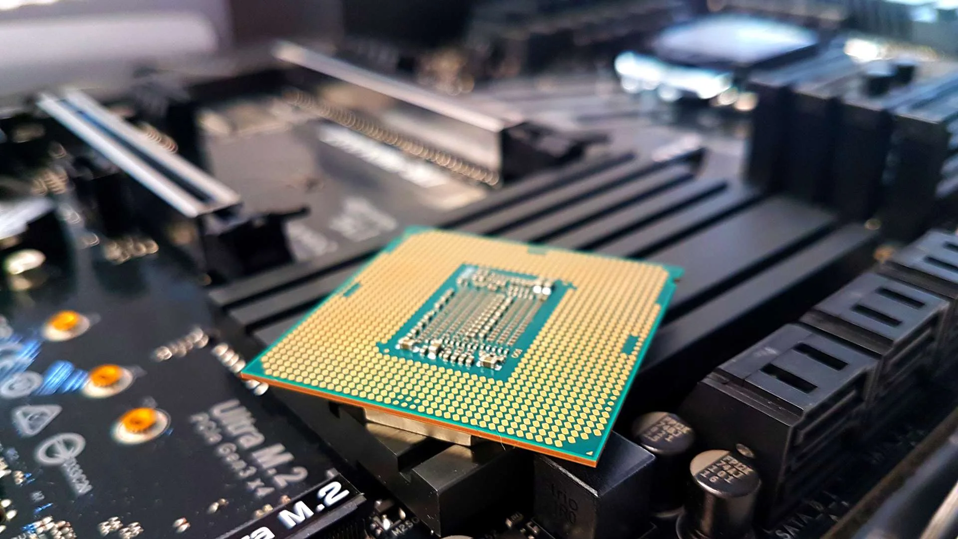 intel-ddr4-destekli-islemcilerin-uretimine-devam-edecek featured image