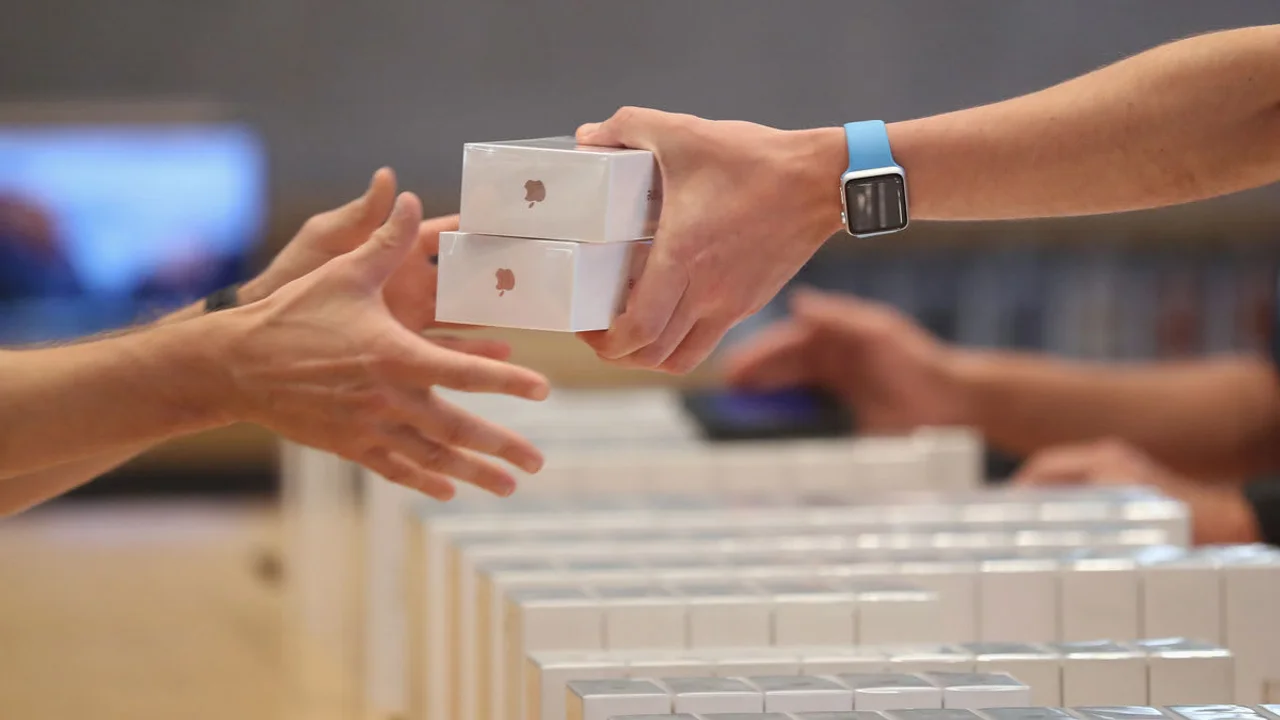 Küresel Akıllı Telefon Gelirlerinin Yarısı Apple’dan Geldi