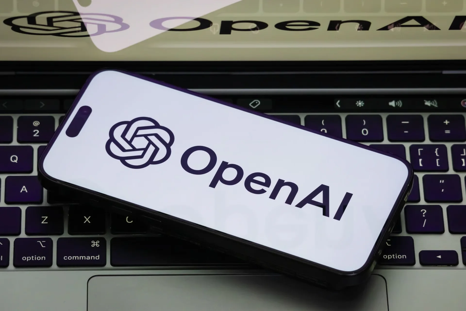 openaiin-yeni-modeli-gecikecek-astraya-guvenlik-freni featured image