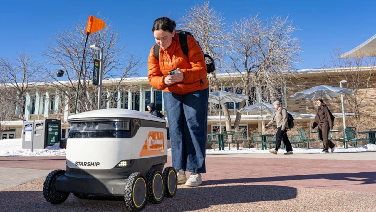 Otonom Teslimatın Sınırları: Kurye Robotlar İnsan Yardımına Muhtaç
