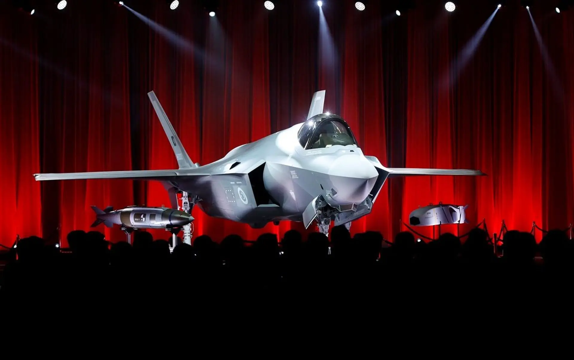 Almanya İlk F-35A Savaş Uçağını Teslim Aldı