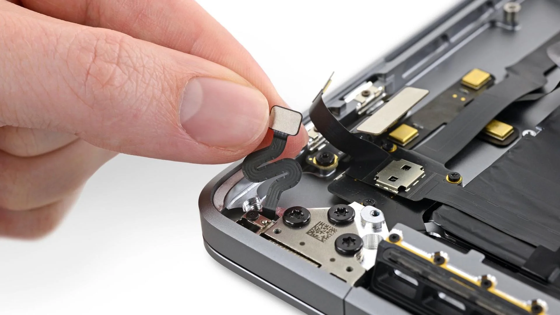 Apple Çinli Üretici ile Masaya Oturdu: İşte İş Birliğinin Detayları — Apple CXMT iş birliği, Apple bellek fiyatları artışı, Apple Micron Samsung rekabeti, ABD Çin teknoloji kısıtlamaları, CXMT üretim kapasitesi